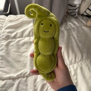 Retired peas jelly cat